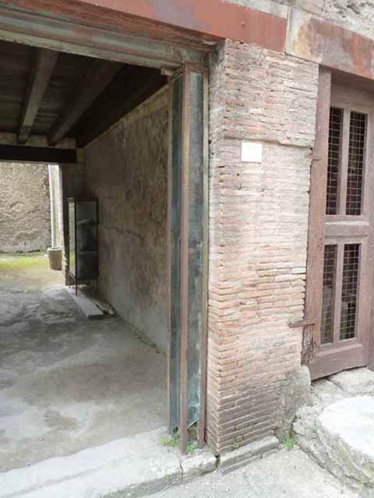 V 19, Herculaneum. May 2010. 3rd and 4th doorway from north-east corner of insula.
